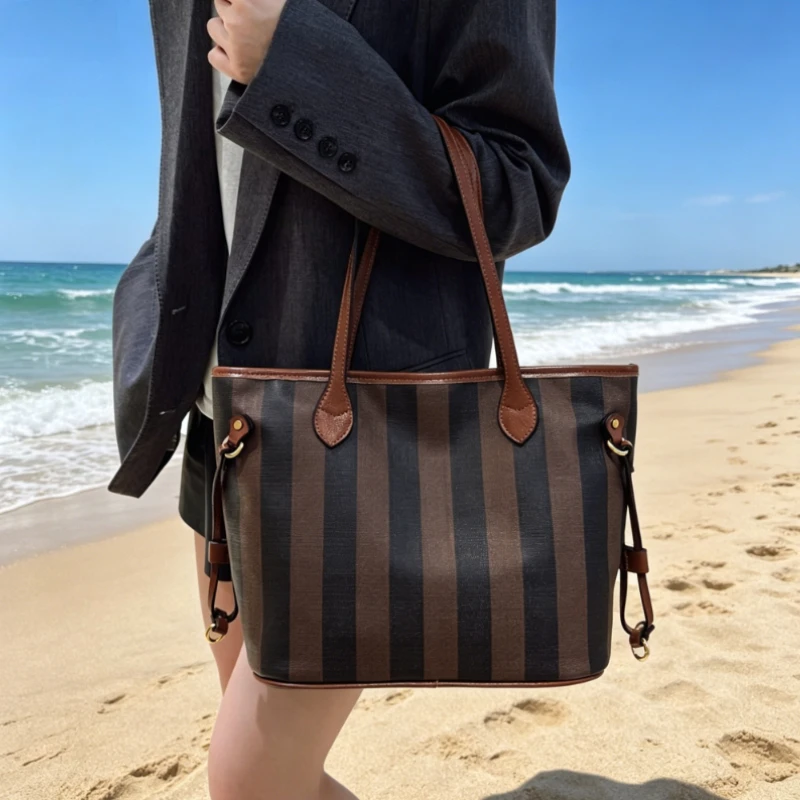 Large capacity fashionable handbag with elegant design, women's chain strap shoulder bag, classic trend party women's bag
Large capacity fashionable handbag with elegant design, women's chain strap shoulder bag, classic trend party women's bag