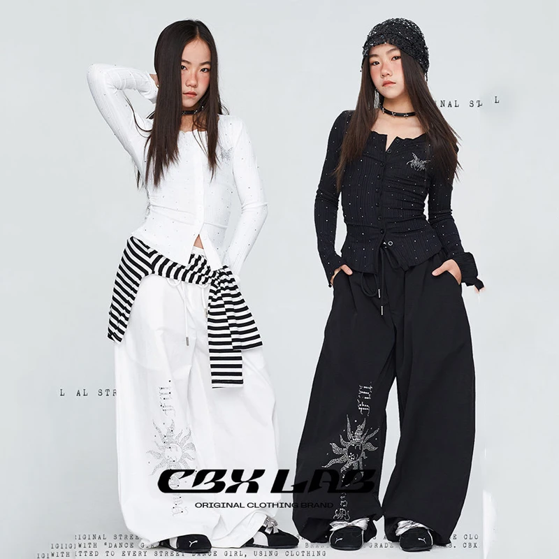 Новые танцевальные костюмы в стиле хип-хоп для девочек 2026 года: укороченные топы, свободные брюки, уличная одежда, K-pop наряды, детская одежда для джазовых выступлений DQS22113
Новые танцевальные костюмы в стиле хип-хоп для девочек 2026 года: укороченные топы, свободные брюки, уличная одежда, K-pop наряды, детская одежда для джазовых выступлений DQS22113