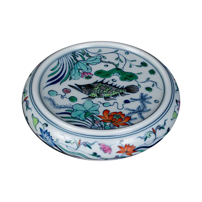 Ceramic cover, hand-painted blue and white bucket color firewood kiln fish and algae pattern cover holder tea set accessories
Ceramic cover, hand-painted blue and white bucket color firewood kiln fish and algae pattern cover holder tea set accessories