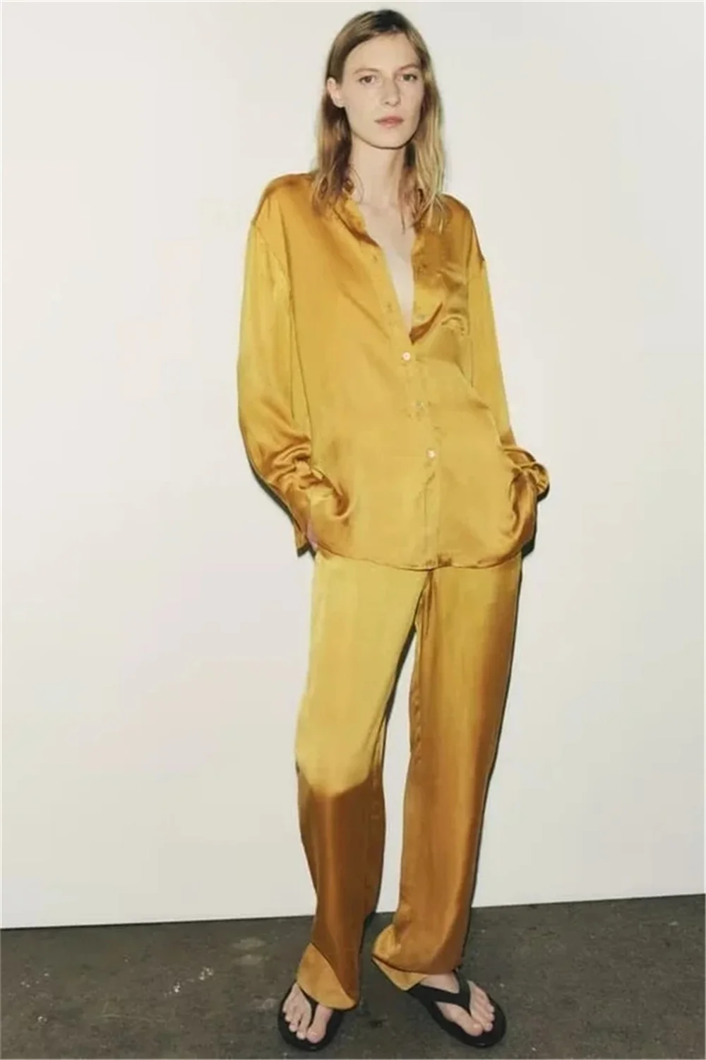 Women Satin Yellow Loose Shirts and Straight Pants Autumn Casual Turn-down Collar Blouses Home Pajama Female Trousers
Women Satin Yellow Loose Shirts and Straight Pants Autumn Casual Turn-down Collar Blouses Home Pajama Female Trousers