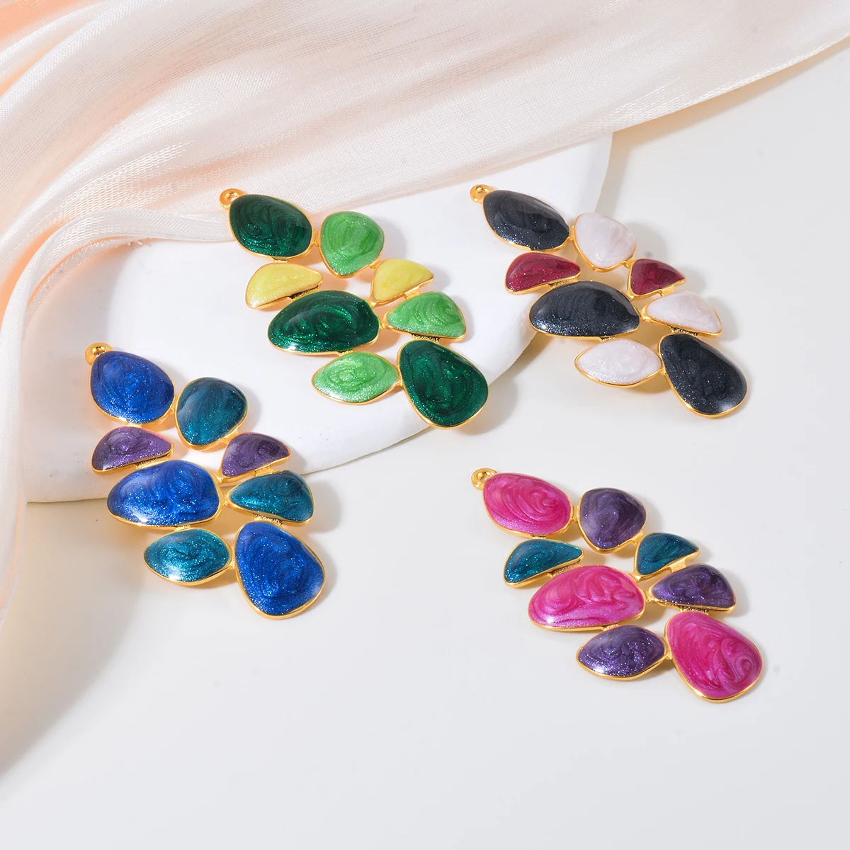2pcs Waterproof Colorful Big Leaf Enamel Charms Pendant Handmade DIY Jewelry for Earrings Necklace Accessories Supplies
2pcs Waterproof Colorful Big Leaf Enamel Charms Pendant Handmade DIY Jewelry for Earrings Necklace Accessories Supplies