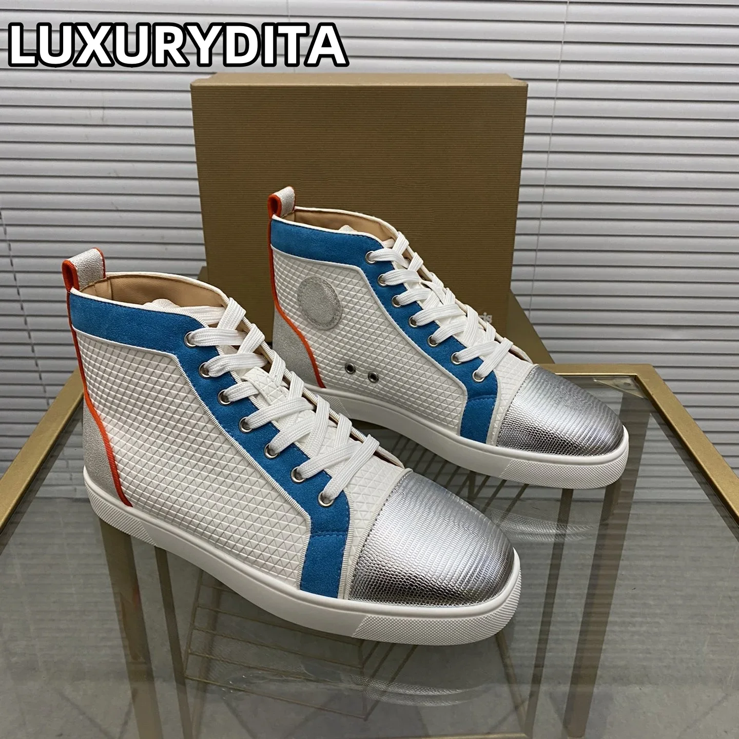 Top Quality Womens Trendy Casual Tennis Shoes Luxury Mens Real Leather Sneakers 35-48 Designr Rivet Red Soled Lovers Shoes M0158
Top Quality Womens Trendy Casual Tennis Shoes Luxury Mens Real Leather Sneakers 35-48 Designr Rivet Red Soled Lovers Shoes M0158
