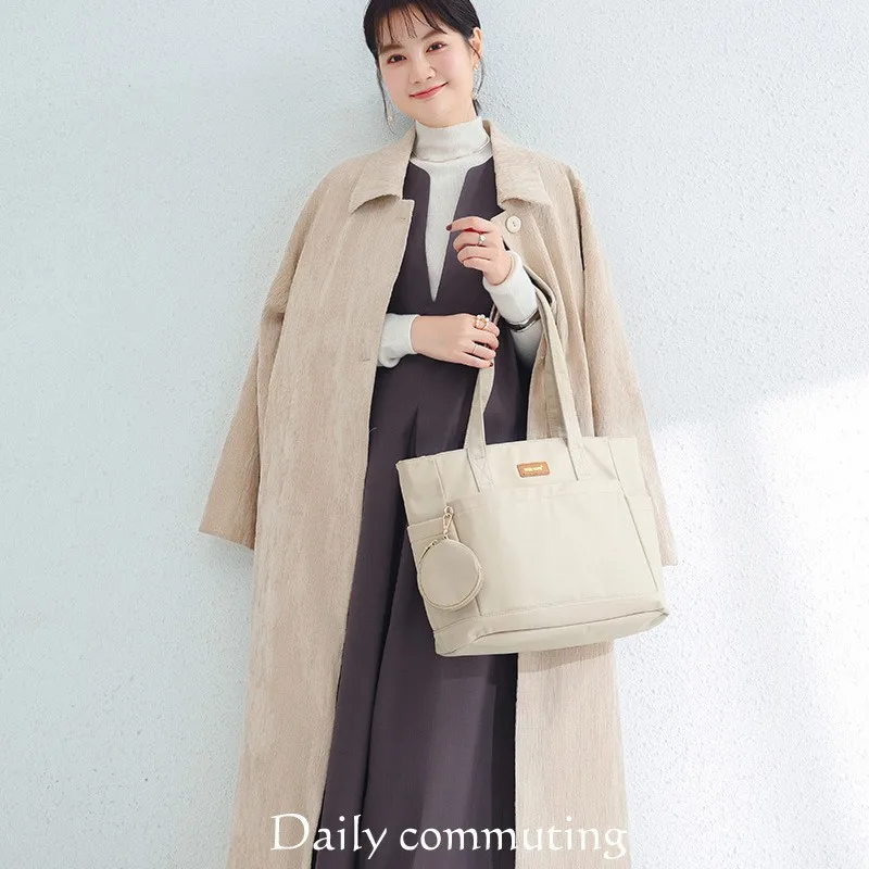 Best-Selling Women's Nylon Single-Shoulder Bag Large-Capacity Fashionable Commuting Tote for Work Elegant Female Shoulder Bag
Best-Selling Women's Nylon Single-Shoulder Bag Large-Capacity Fashionable Commuting Tote for Work Elegant Female Shoulder Bag