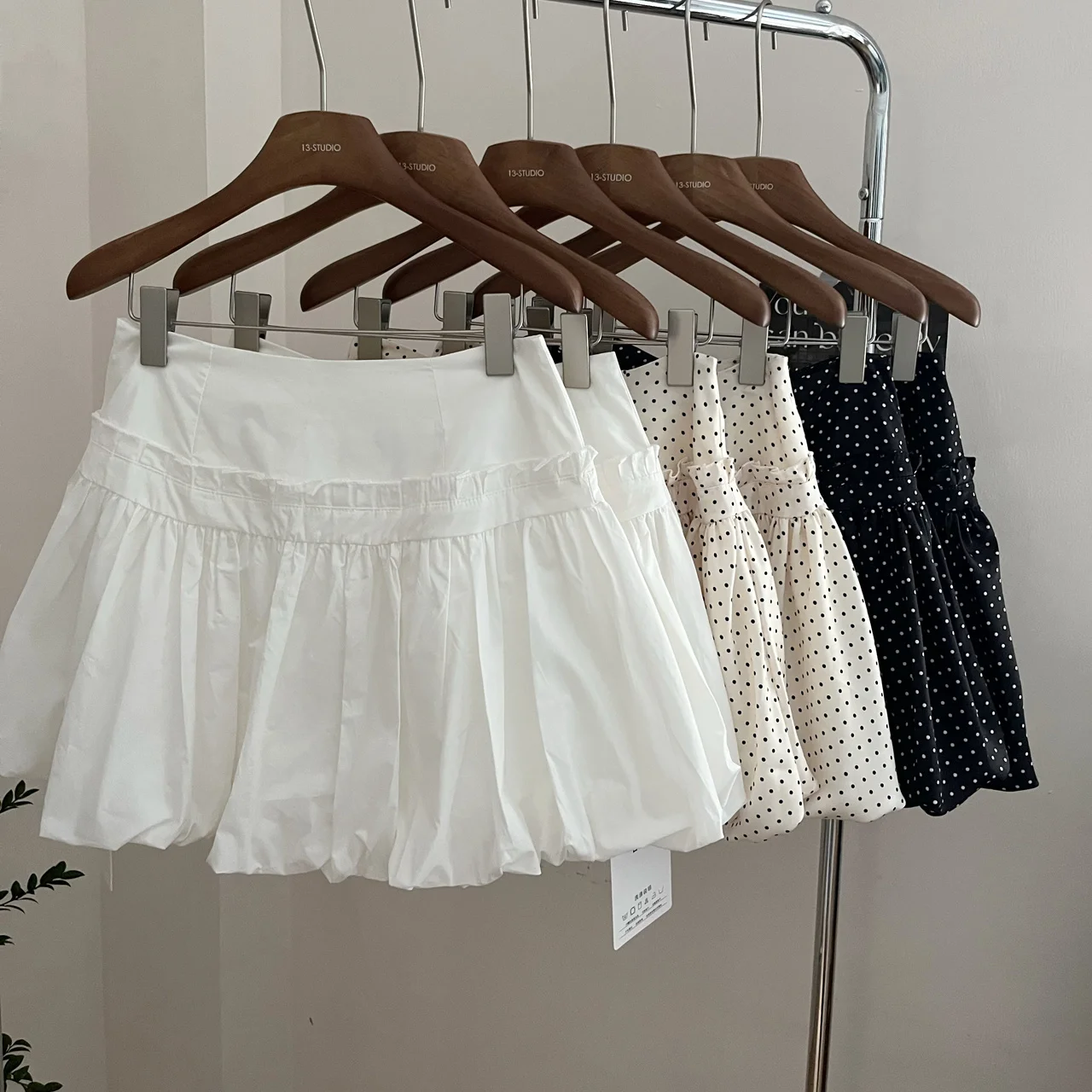 Skirts Womens Lace Ruffle Layered Cake French Court Palace European Elegant Evening Party Cocktail Formal Wedding Gown Dress
Skirts Womens Lace Ruffle Layered Cake French Court Palace European Elegant Evening Party Cocktail Formal Wedding Gown Dress