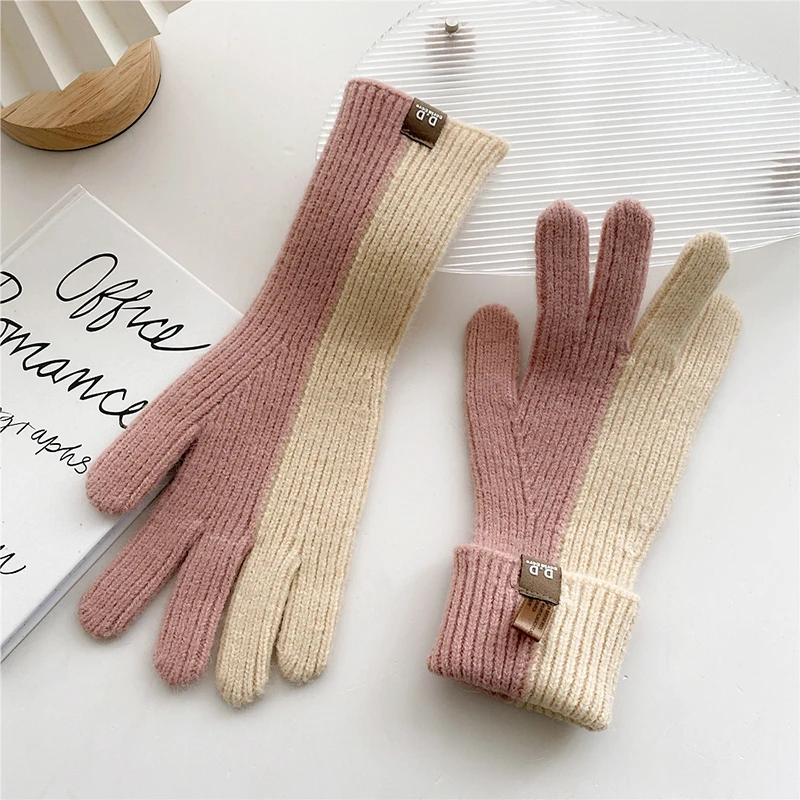 1 Pair Two-color Knitted Gloves Unisex Couple Woolen Knitting Mittens Autumn Winter Outdoor Classic Soft Gloves Hand Warmer New
1 Pair Two-color Knitted Gloves Unisex Couple Woolen Knitting Mittens Autumn Winter Outdoor Classic Soft Gloves Hand Warmer New