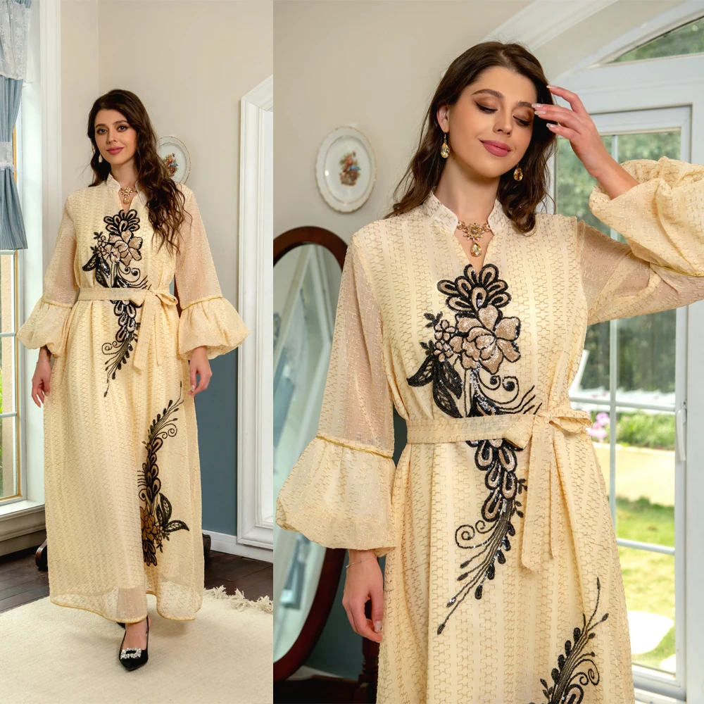 Muslim Floral Embroidery Dress for Women Belted Abaya Robe Lantern Sleeves Kaftan V-neck Long Djellaba Middle East Ethnic Gown
Muslim Floral Embroidery Dress for Women Belted Abaya Robe Lantern Sleeves Kaftan V-neck Long Djellaba Middle East Ethnic Gown