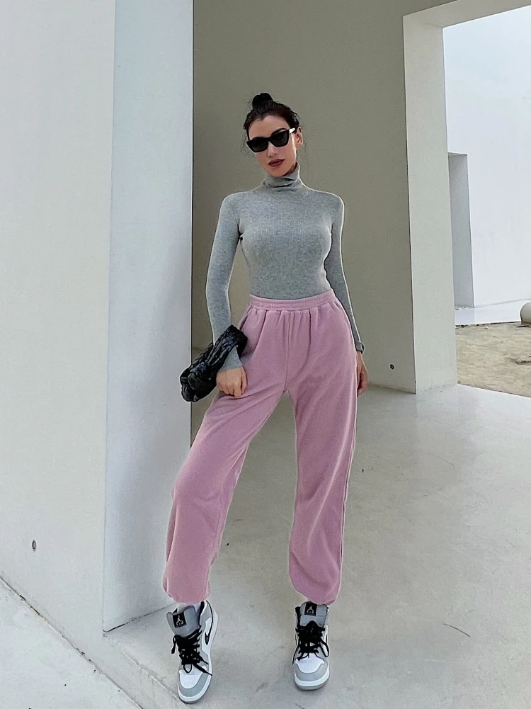 Оригинальные удобные эластичные домашние брюки DuanSle с завязками, ярко-розовые и зеленые, повседневные прямые брюки.
Оригинальные удобные эластичные домашние брюки DuanSle с завязками, ярко-розовые и зеленые, повседневные прямые брюки.