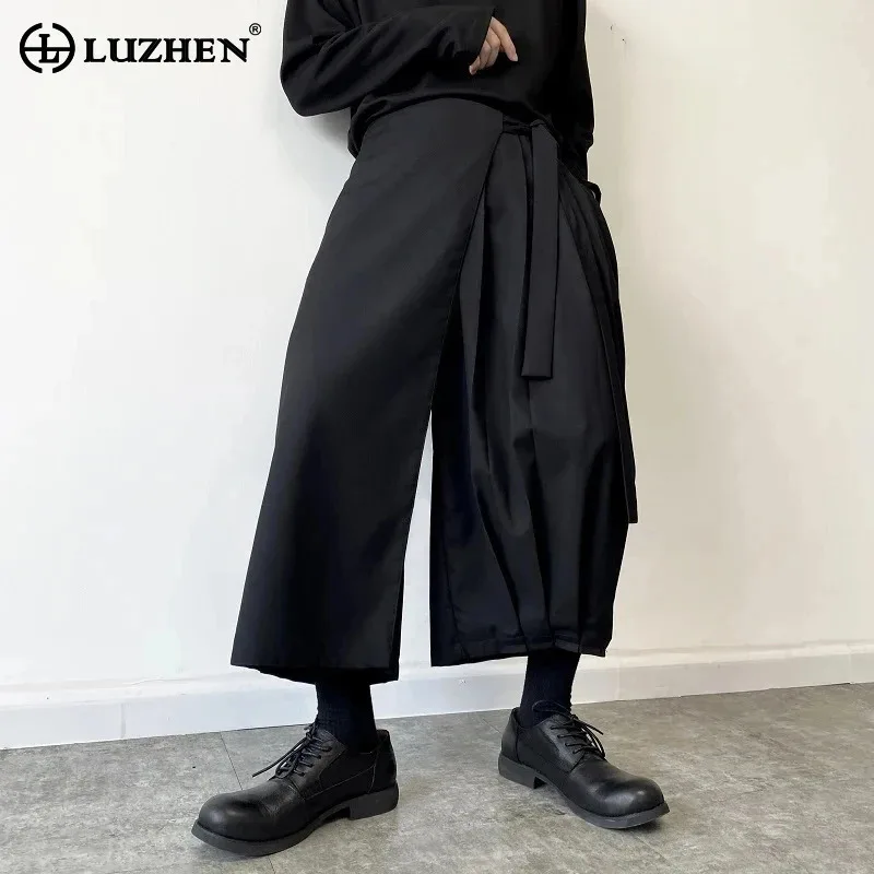LUZHEN плиссированные 2025 модный дизайн элегантные однотонные повседневные цветные брюки-кюлоты мужские уличные свободные прямые брюки с девятью точками LZ9687
LUZHEN плиссированные 2025 модный дизайн элегантные однотонные повседневные цветные брюки-кюлоты мужские уличные свободные прямые брюки с девятью точками LZ9687