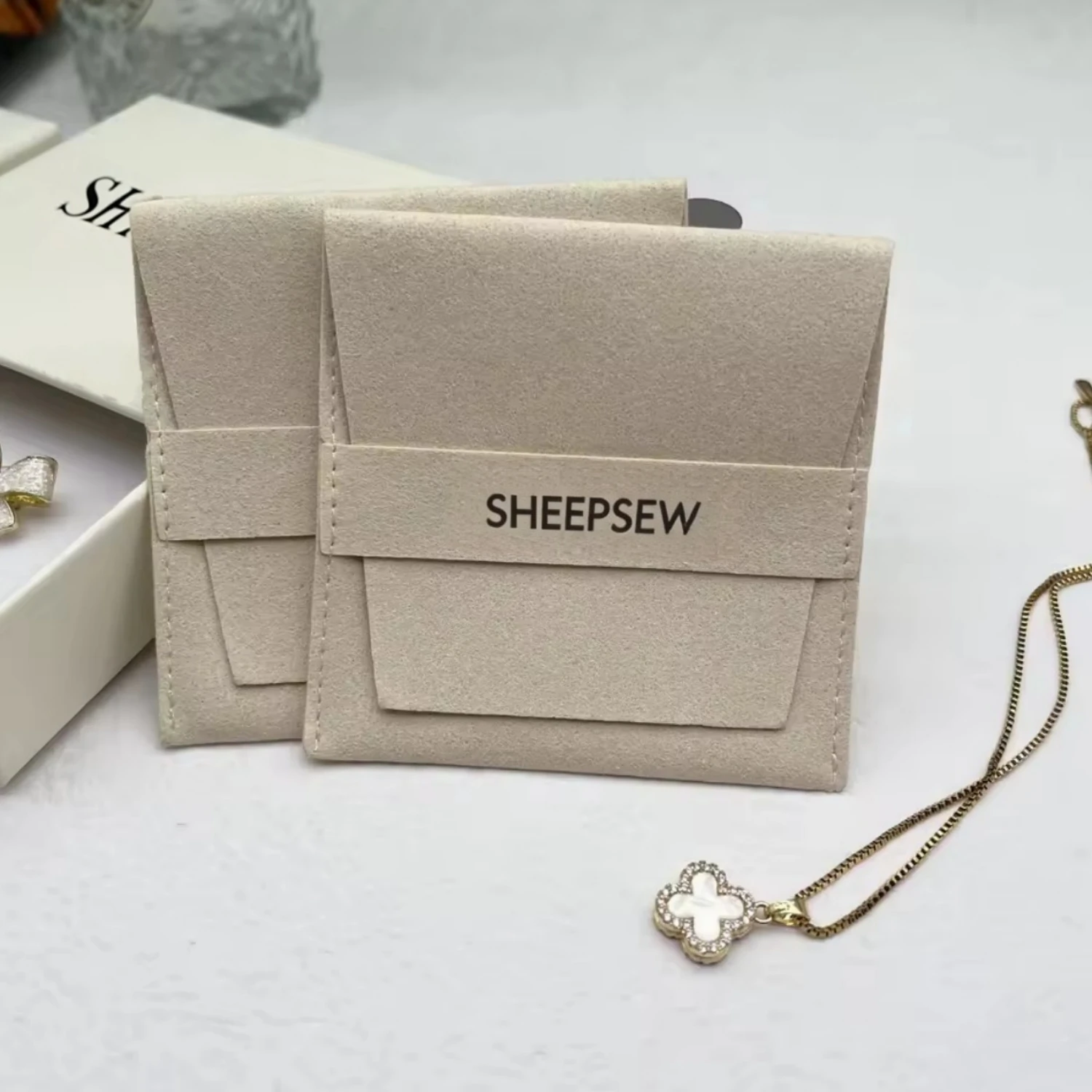 20 шт., роскошные серьги, браслет, ожерелье, коробка для колец, упаковка для ювелирных изделий, коробка для рисования и сумка, выдвижной ящик, бумажная шкатулка для драгоценностей
20 шт., роскошные серьги, браслет, ожерелье, коробка для колец, упаковка для ювелирных изделий, коробка для рисования и сумка, выдвижной ящик, бумажная шкатулка для драгоценностей