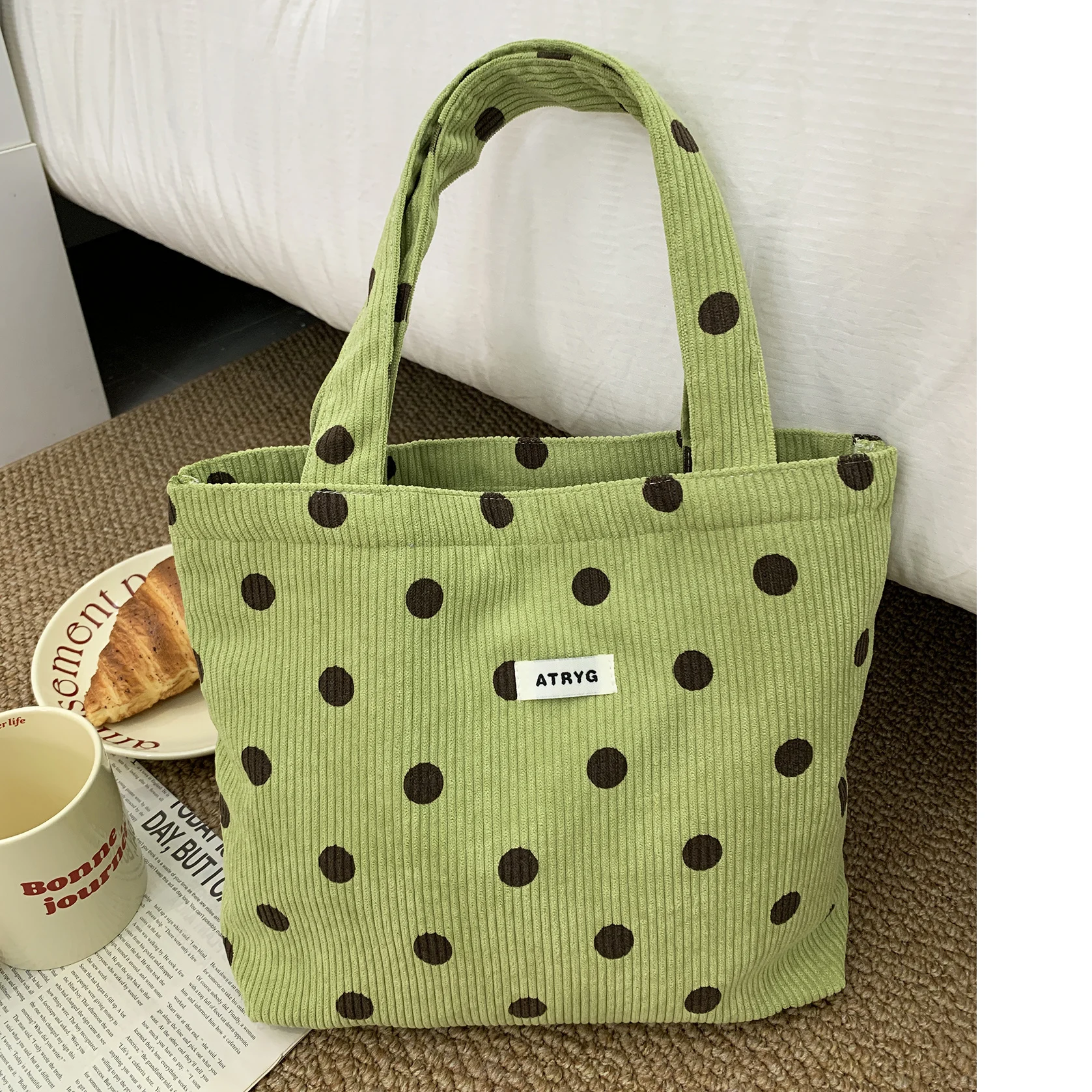 Cute Simple Corduroy Small Handbag Portable Lunch Bag Commuter Handheld Bag Women Snas Bag Soft Square ape Zipper Cl...
Cute Simple Corduroy Small Handbag Portable Lunch Bag Commuter Handheld Bag Women Snas Bag Soft Square ape Zipper Cl...