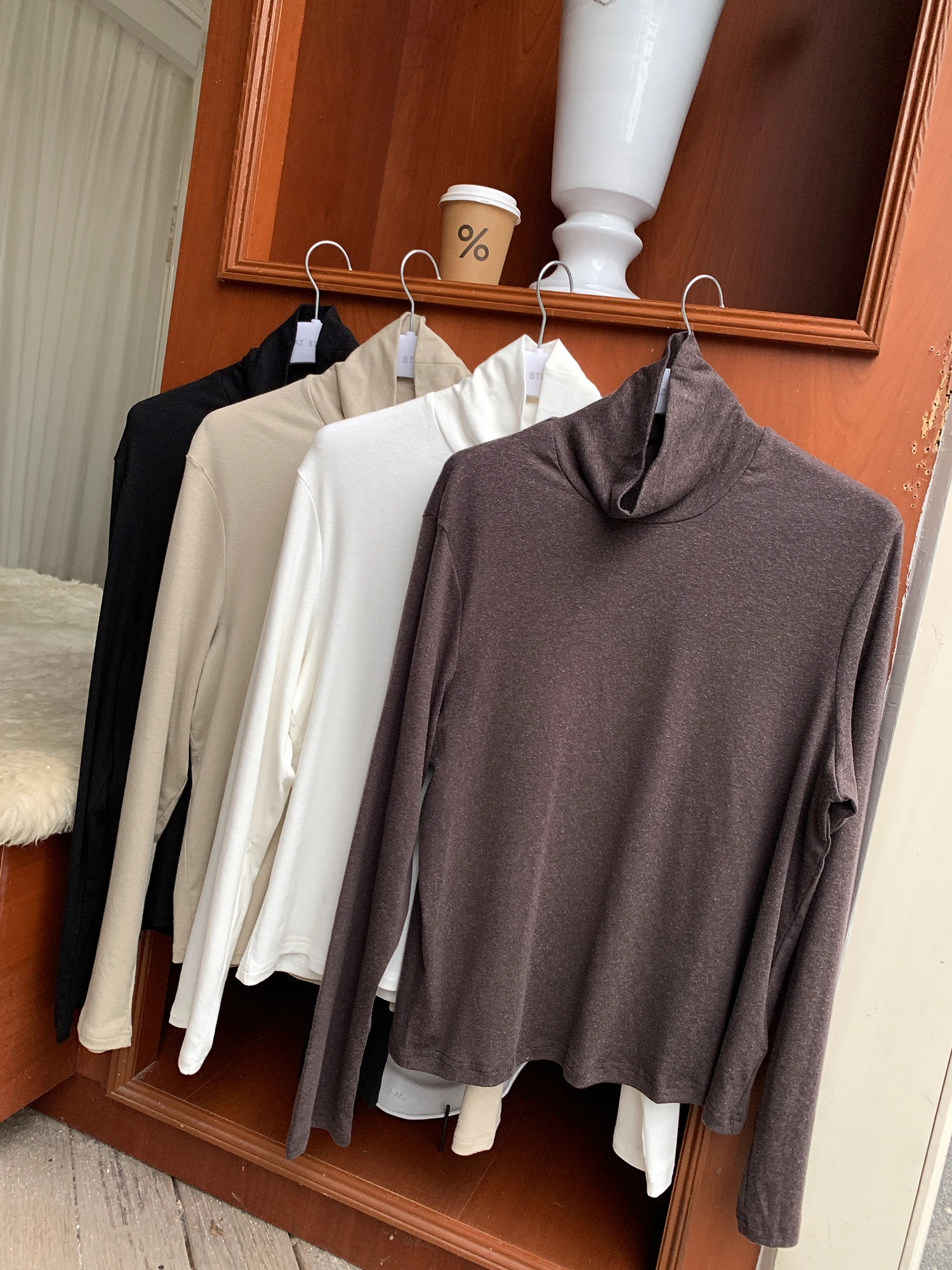 Вязаная кофта NAZ больших размеров с высоким воротником, зимняя, универсальная, стройнящая, с узором «снежинка», однотонная, для женщин больших размеров
Вязаная кофта NAZ больших размеров с высоким воротником, зимняя, универсальная, стройнящая, с узором «снежинка», однотонная, для женщин больших размеров