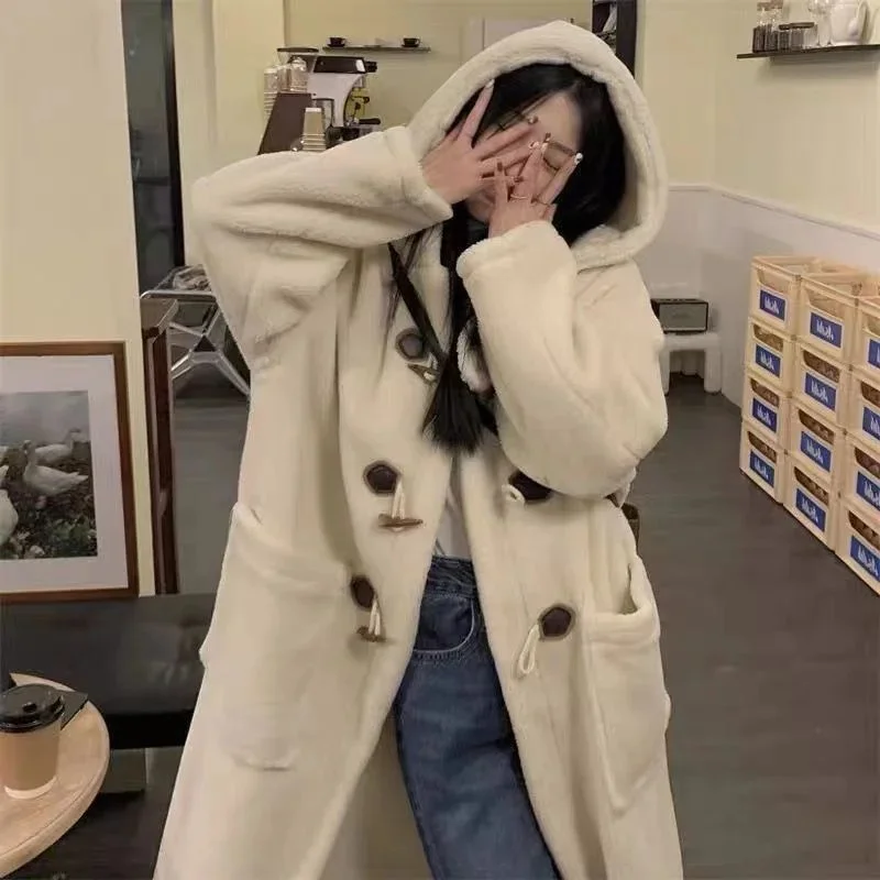 Korean Casual Lamb Wool Long Coats Plush Button Decor Loose Jackets Long Sleeve Pockets Coats Mid Length Warm Coats For Women
Korean Casual Lamb Wool Long Coats Plush Button Decor Loose Jackets Long Sleeve Pockets Coats Mid Length Warm Coats For Women