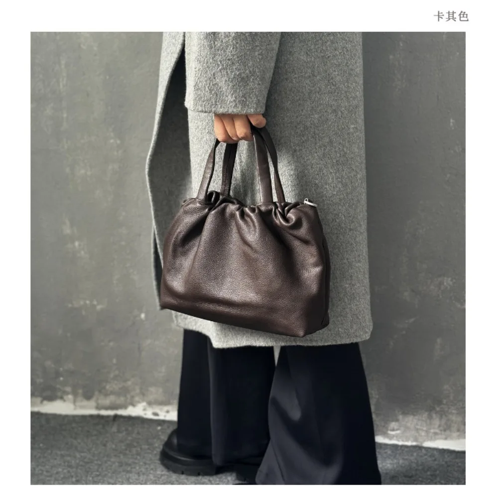 New Soft Leather Cloud Bag Fashionable and High-end Premium Shoulder Messenger Leather Small Practical Handbag Unique Texture
New Soft Leather Cloud Bag Fashionable and High-end Premium Shoulder Messenger Leather Small Practical Handbag Unique Texture