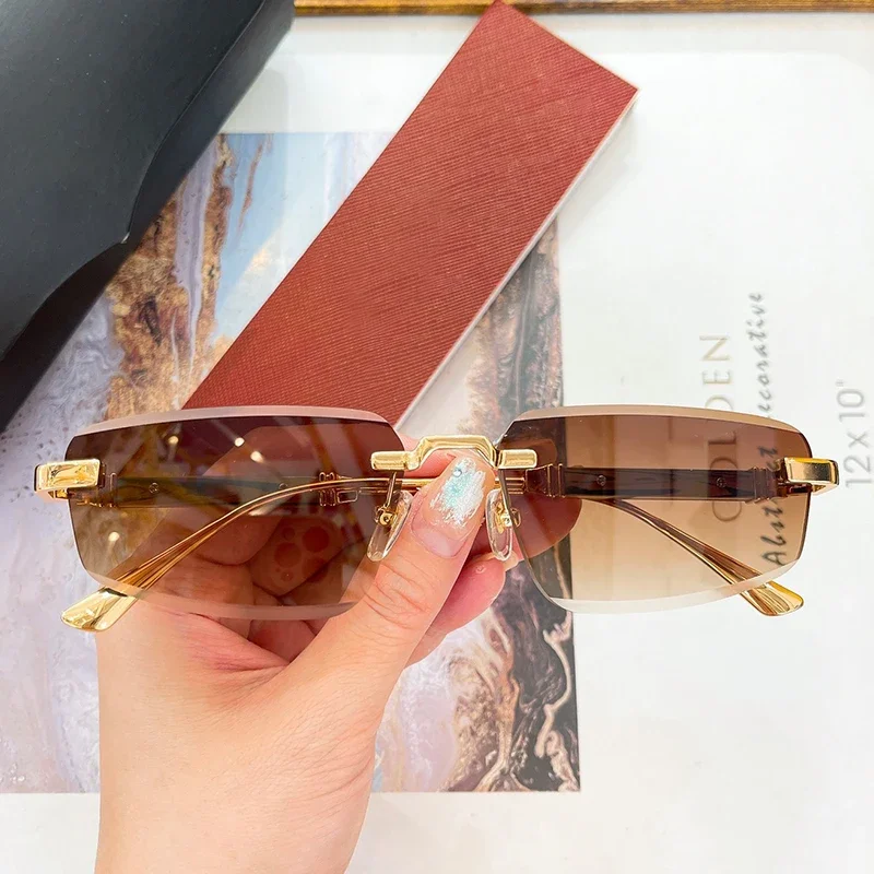 0631S Designer High Quality Fashion Sunglasses Rimless Gradient Alloy Handmade France Style Men Ladies Uv400 Eyeglasses
0631S Designer High Quality Fashion Sunglasses Rimless Gradient Alloy Handmade France Style Men Ladies Uv400 Eyeglasses