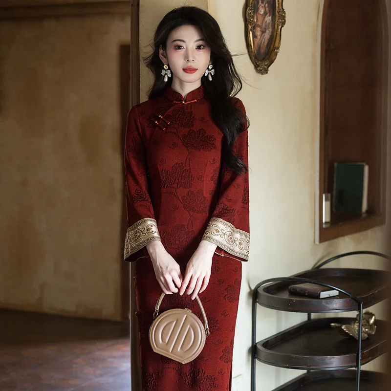 Autumn/Winter New Cheongsam Chinese Style Wine Red Retro Qipao Wedding Party Long Dress Ladies' Elegant Cheongsam
Autumn/Winter New Cheongsam Chinese Style Wine Red Retro Qipao Wedding Party Long Dress Ladies' Elegant Cheongsam