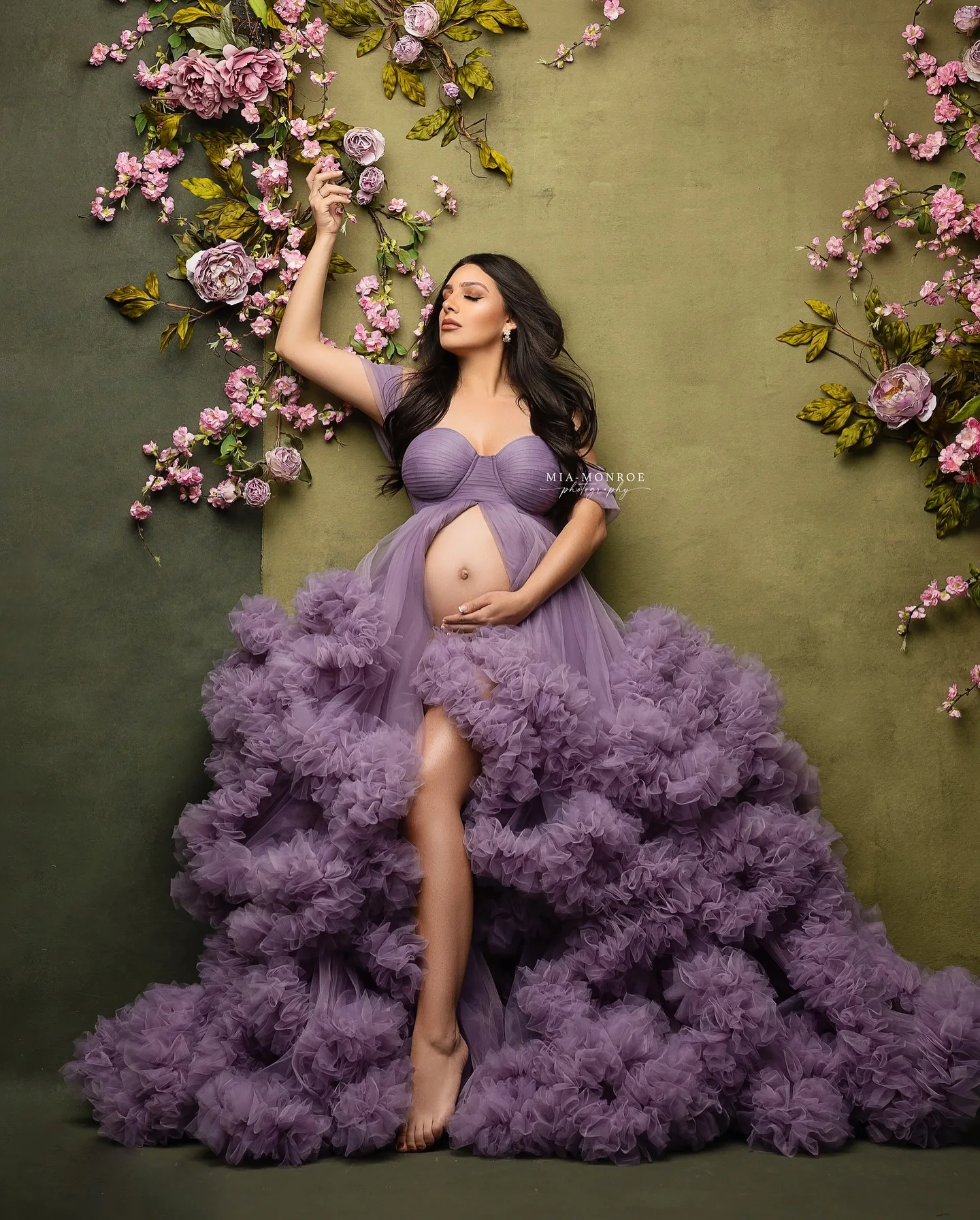 Linda Purple Maternity Dress for Women Luxury Sweetheart Front Slit Photo Shoot for Pregnancy Ruffled Babyshower Gown Customized
Linda Purple Maternity Dress for Women Luxury Sweetheart Front Slit Photo Shoot for Pregnancy Ruffled Babyshower Gown Customized
