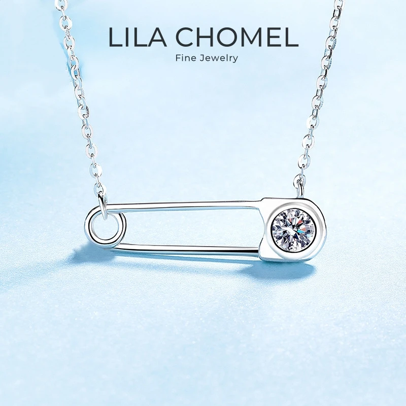 Lover Valentines Day 18K White Gold Girl Student Friend Birthday Gift 0.5CT Moissanite Diamond PT950 Women Wedding Pin Necklaces
Lover Valentines Day 18K White Gold Girl Student Friend Birthday Gift 0.5CT Moissanite Diamond PT950 Women Wedding Pin Necklaces