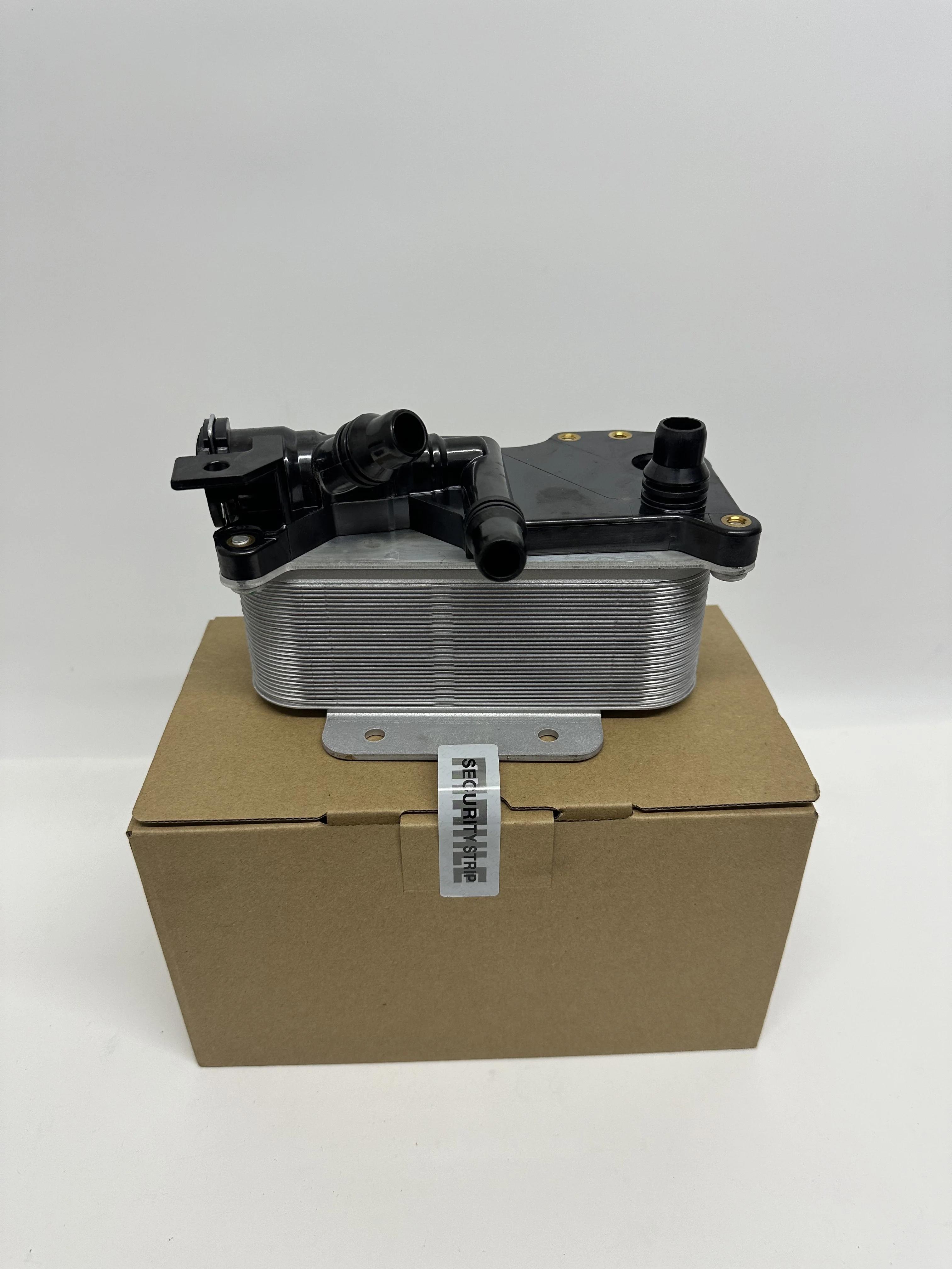17217638582,17217618778 for BMW 5 Series, F1, F07, F10, F11 transmission cooler with VIN inquiry
17217638582,17217618778 for BMW 5 Series, F1, F07, F10, F11 transmission cooler with VIN inquiry