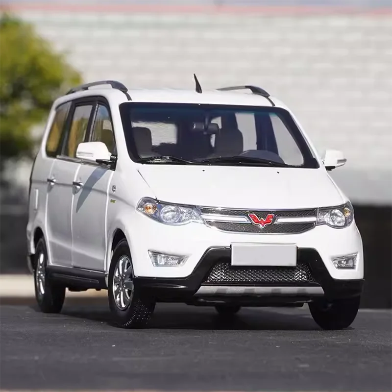 Литая в масштабе 1:18 оригинальная модель автомобиля из сплава, модель готового продукта, коллекционная игрушка, подарок, статическая модель
Литая в масштабе 1:18 оригинальная модель автомобиля из сплава, модель готового продукта, коллекционная игрушка, подарок, статическая модель