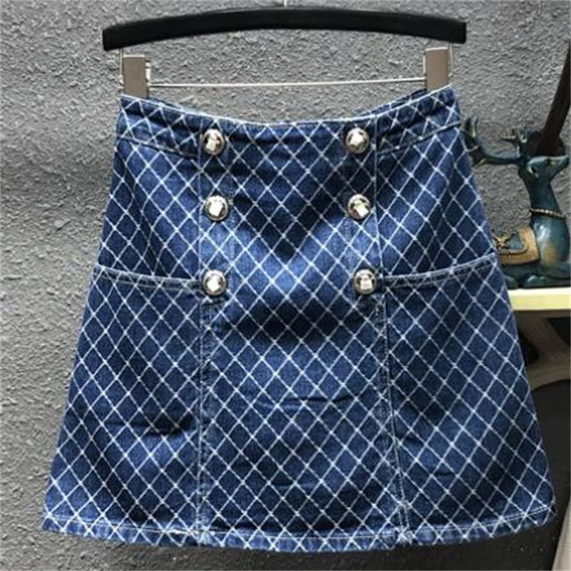 Double breasted diamond plaid denim skirt women's summer 2022 new high waist fashion skirt
Double breasted diamond plaid denim skirt women's summer 2022 new high waist fashion skirt