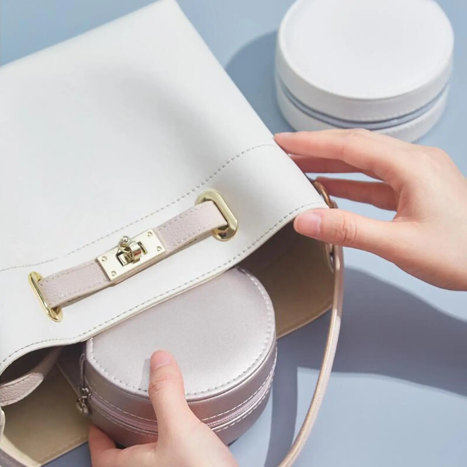 Portable Jewelry Storage Case Multi-Layer Jewelry Organizer Box ,with Mirror, Case Travel for Necklace Earrings Birthday Girls
Portable Jewelry Storage Case Multi-Layer Jewelry Organizer Box ,with Mirror, Case Travel for Necklace Earrings Birthday Girls