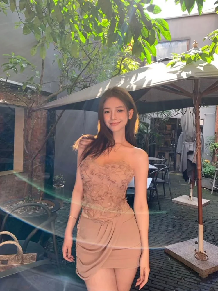 Sexy Rose 3D Floral Halter Top And Skirt Set Women's Spring Summer Fashion Sweet Style Two-Piece Suit Rectangle Body Type
Sexy Rose 3D Floral Halter Top And Skirt Set Women's Spring Summer Fashion Sweet Style Two-Piece Suit Rectangle Body Type
