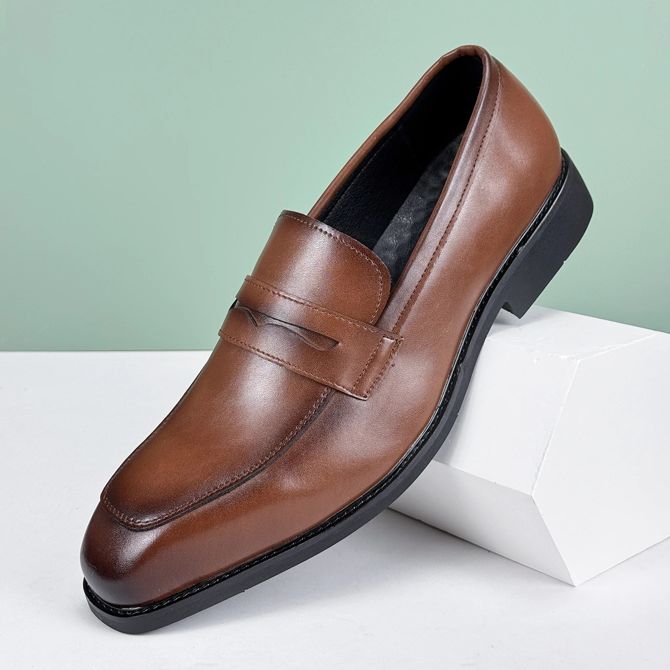 2025 New Casual Leather Shoes Men's Business Formal Casual Loafers Non-Slip Wear-Resistant Men's Shoes Office British Style Youth Graduation Ceremony Lazy Slip-On Beanie Shoes Square Toe Large Size Brown Banquet Party Wedding
2025 New Casual Leather Shoes Men's Business Formal Casual Loafers Non-Slip Wear-Resistant Men's Shoes Office British Style Youth Graduation Ceremony Lazy Slip-On Beanie Shoes Square Toe Large Size Brown Banquet Party Wedding
