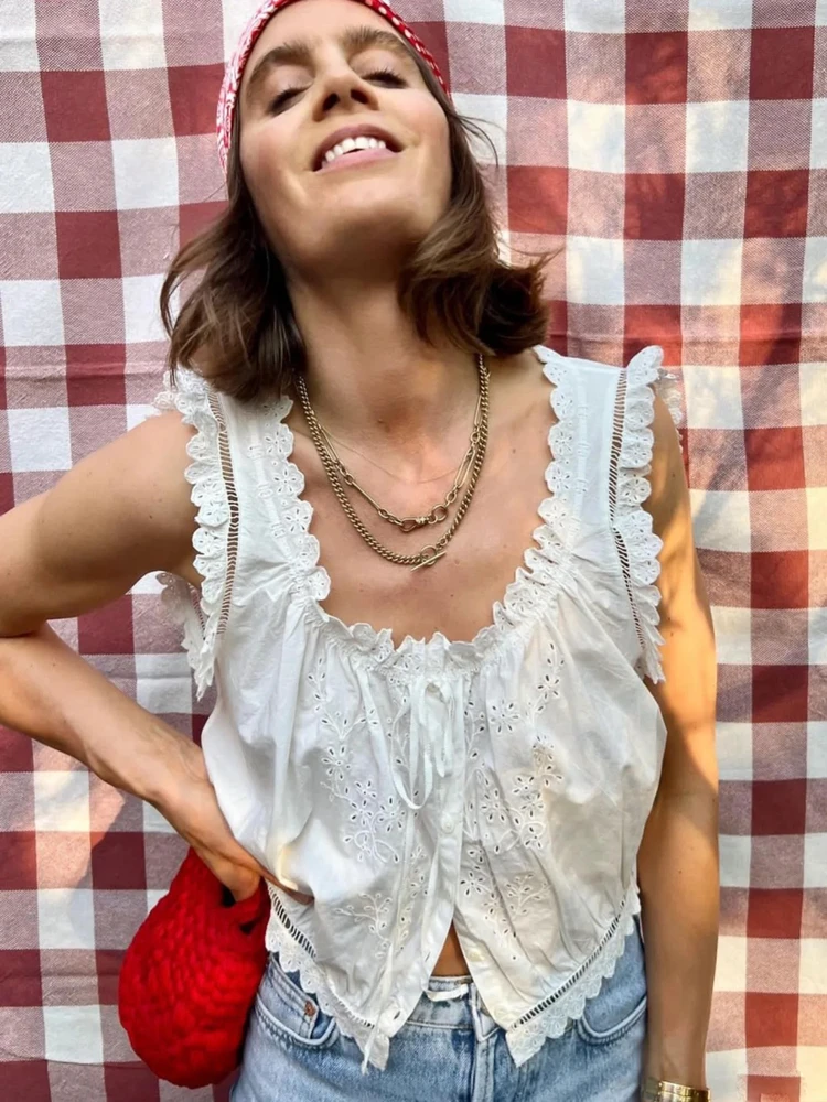 Pure White Sleeveless Embroidered Drawstring Collar Short Shirt Single Button DOG Small Top Cotton 100% Commute Style Loose Fit
Pure White Sleeveless Embroidered Drawstring Collar Short Shirt Single Button DOG Small Top Cotton 100% Commute Style Loose Fit