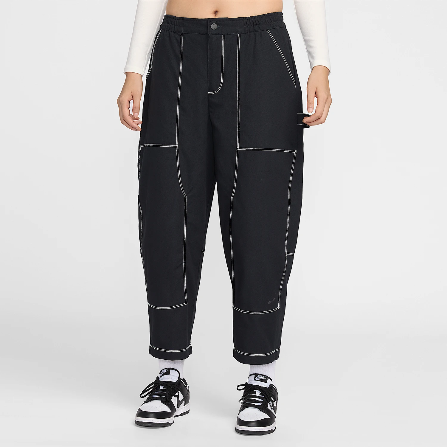 Оригинальные женские свободные брюки-карго Nike Sportswear с низкой посадкой IF0312-010
Оригинальные женские свободные брюки-карго Nike Sportswear с низкой посадкой IF0312-010