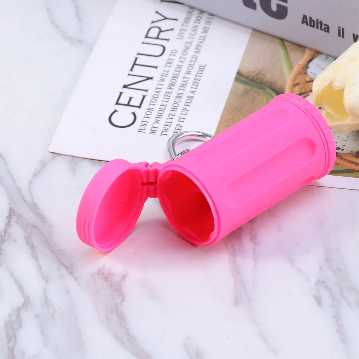 Portable Candy Color Mini Ashtray Outdoor Pocket Flame-retardant Ashtray with Lid Key Chain Accessories (Red)
Portable Candy Color Mini Ashtray Outdoor Pocket Flame-retardant Ashtray with Lid Key Chain Accessories (Red)