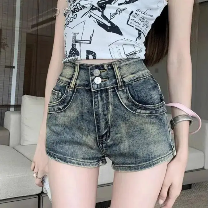 American Retro Denim Shorts Women Summer Washing Old Double Button High Waist Straight Stretch Hot Girl A-Line Hot Pants
American Retro Denim Shorts Women Summer Washing Old Double Button High Waist Straight Stretch Hot Girl A-Line Hot Pants