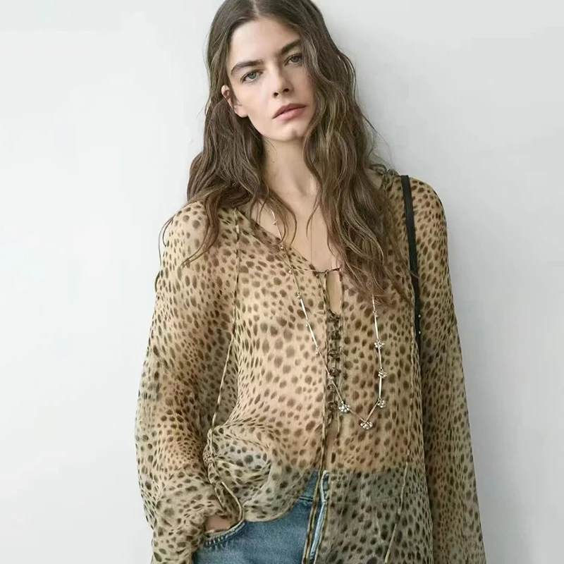 Ultra-Thin Ultra-Light Lantern-Sleeve Long-Sleeve Sun Protection Leopard Print V-Neck Tie Loose Personality Shirt Chiffon Blouse
Ultra-Thin Ultra-Light Lantern-Sleeve Long-Sleeve Sun Protection Leopard Print V-Neck Tie Loose Personality Shirt Chiffon Blouse