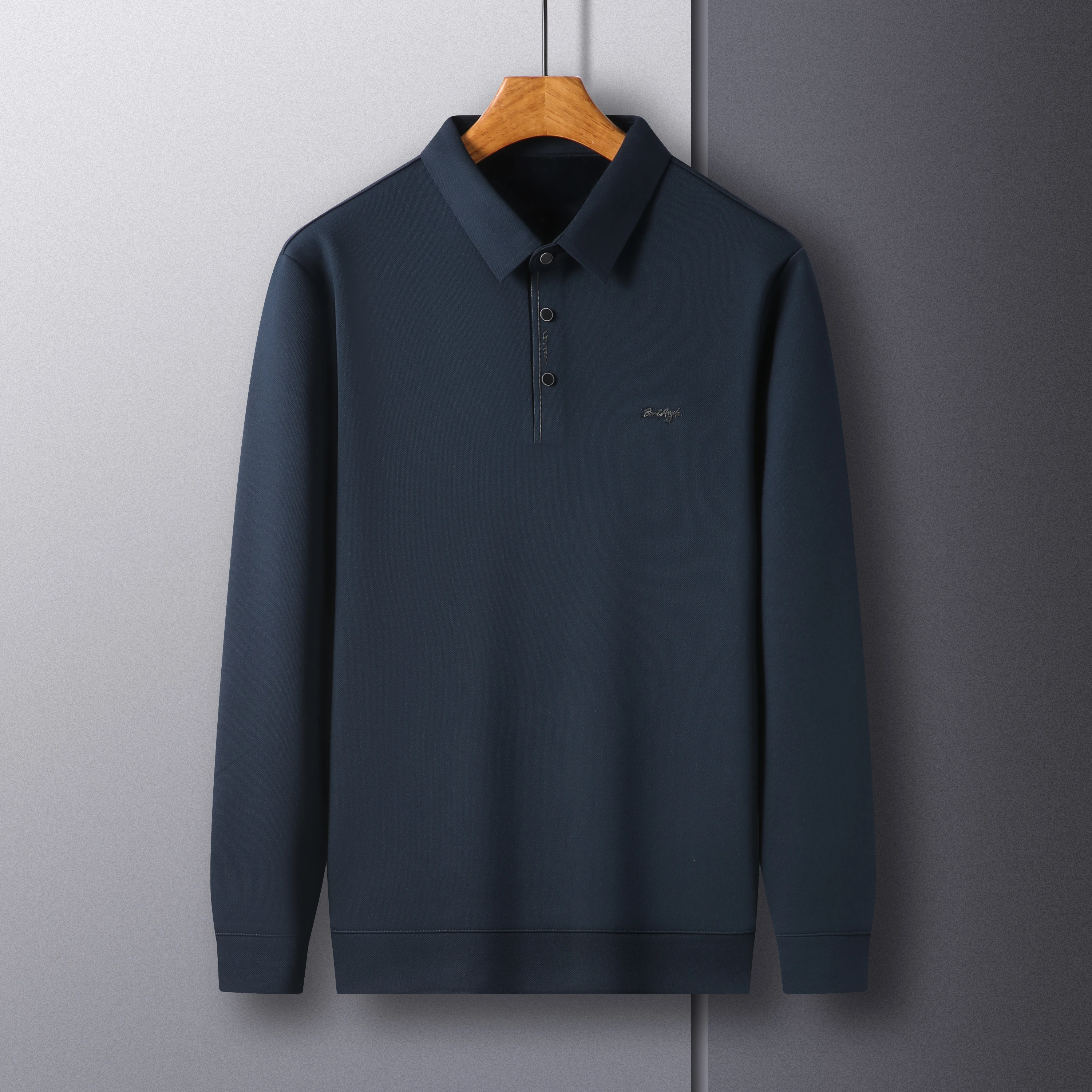 Light luxury brand long sleeved men's polo shirt autumn fashion classic solid color brand custom design top silk casual T-shirt
Light luxury brand long sleeved men's polo shirt autumn fashion classic solid color brand custom design top silk casual T-shirt