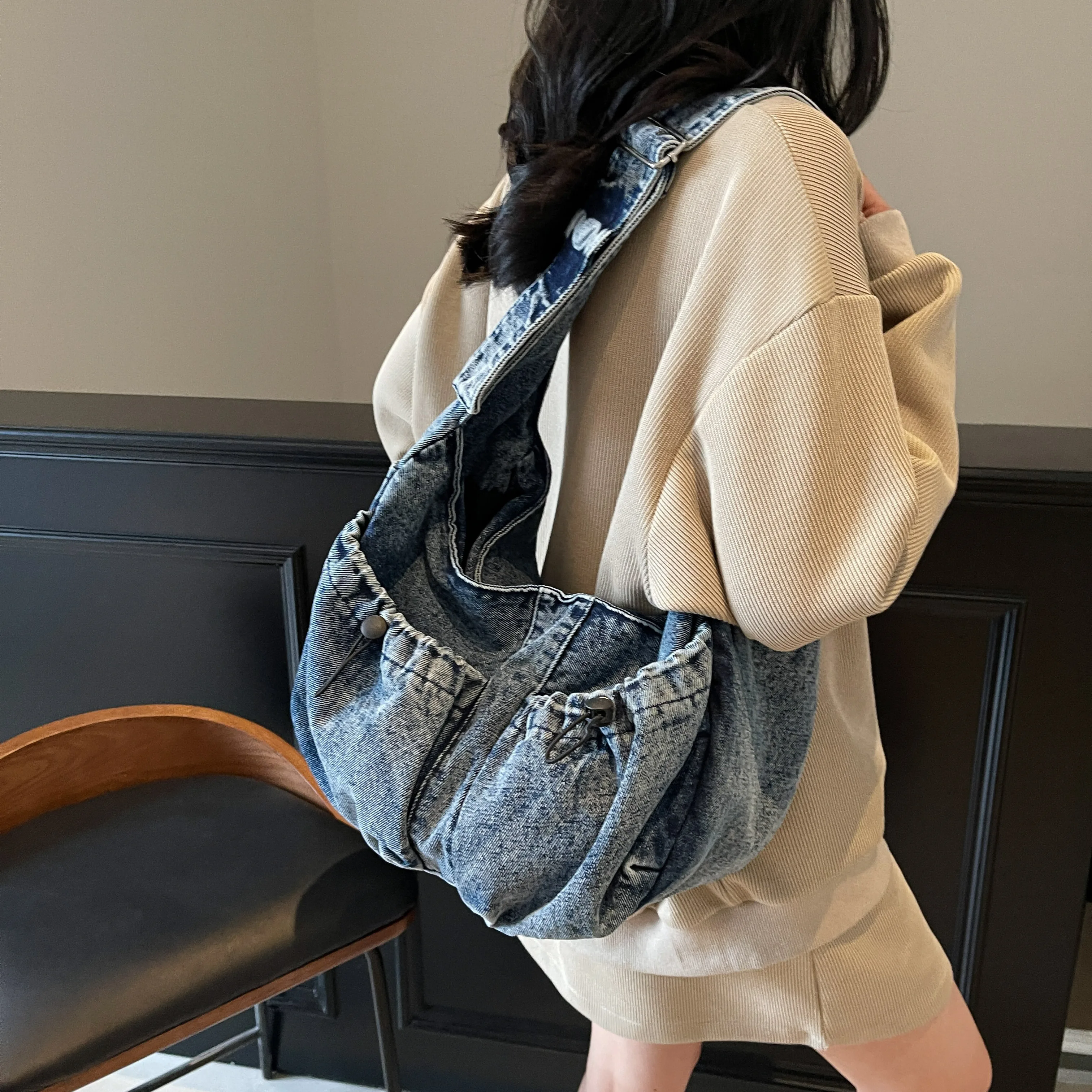 Washed Denim Shoulder Bags Women Large Capacity Canvas Hobos Bags 100% Cotton Preppy Style Casual Totes Korea Cloth Packages
Washed Denim Shoulder Bags Women Large Capacity Canvas Hobos Bags 100% Cotton Preppy Style Casual Totes Korea Cloth Packages