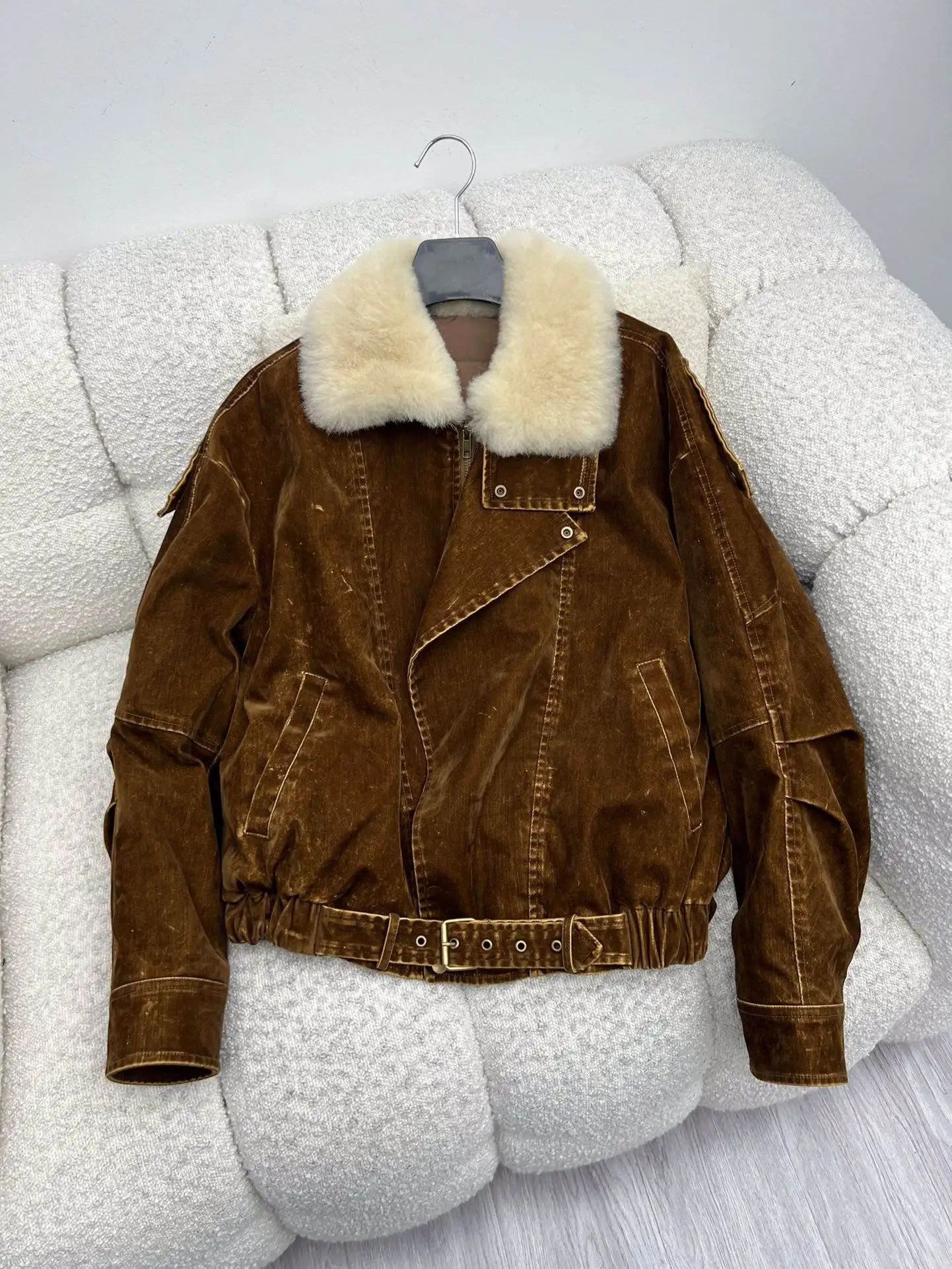 2025 New Lamb Curly Fur Parka Down Jacket Women, Detachable Hood, Waxed Cotton Winter Coat Thick Warm
2025 New Lamb Curly Fur Parka Down Jacket Women, Detachable Hood, Waxed Cotton Winter Coat Thick Warm