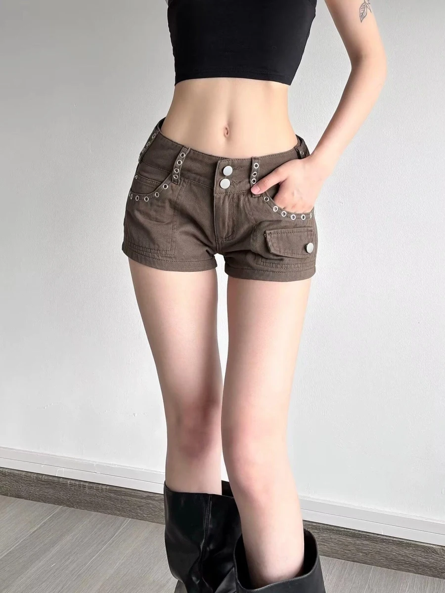 American Style Spicy Girl Rivet Denim Shorts Women Summer New Retro Versatile Slimming Casual Pocket Workwear Hot Pants
American Style Spicy Girl Rivet Denim Shorts Women Summer New Retro Versatile Slimming Casual Pocket Workwear Hot Pants