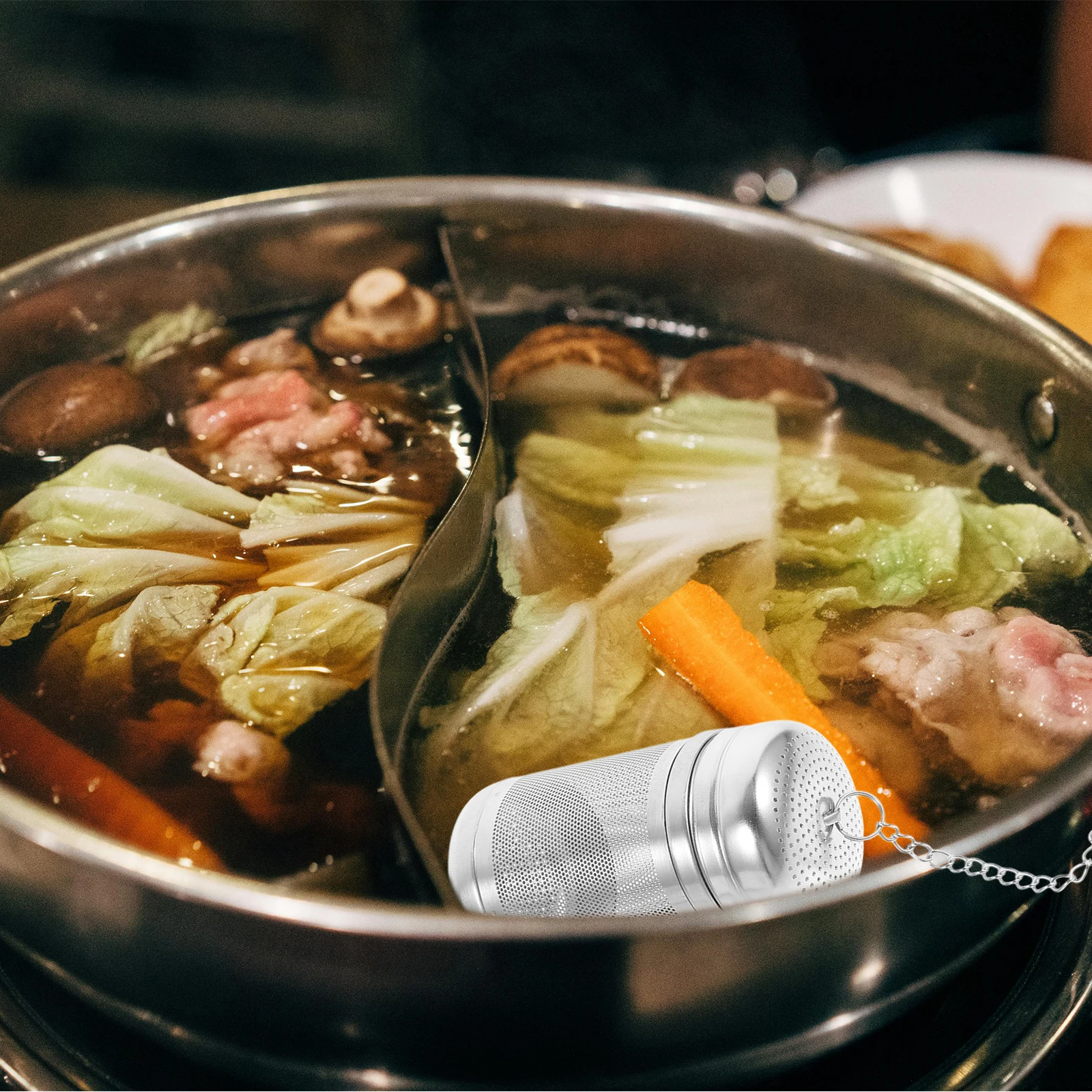 Stainless Steel Seasoning Box Large Size Cooked Meat Strainer Mesh Ball Spice Filter Kitchen Tool Soup Tea Infuser Herb Strainer
Stainless Steel Seasoning Box Large Size Cooked Meat Strainer Mesh Ball Spice Filter Kitchen Tool Soup Tea Infuser Herb Strainer