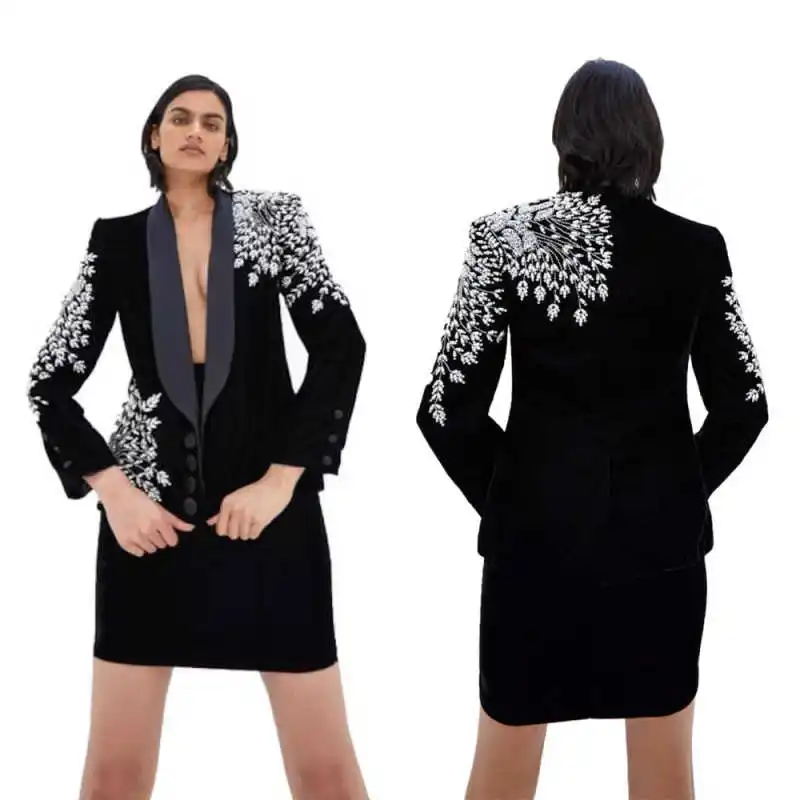 Luxury Women Suits 2 Piece Fit Jacket Short Dress Beads Crystals Applique Special Occasion Banquet Celebrity Prom Customized
Luxury Women Suits 2 Piece Fit Jacket Short Dress Beads Crystals Applique Special Occasion Banquet Celebrity Prom Customized