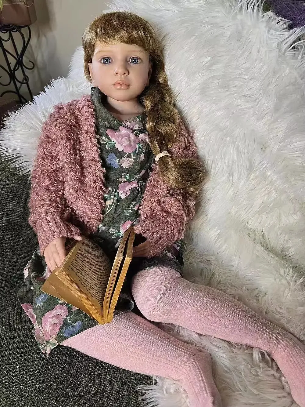 42''Reborn Baby Aloenka Limited Supply Customized By Artist Painted With Heavy-Rooted Hair With Cloth Body
42''Reborn Baby Aloenka Limited Supply Customized By Artist Painted With Heavy-Rooted Hair With Cloth Body