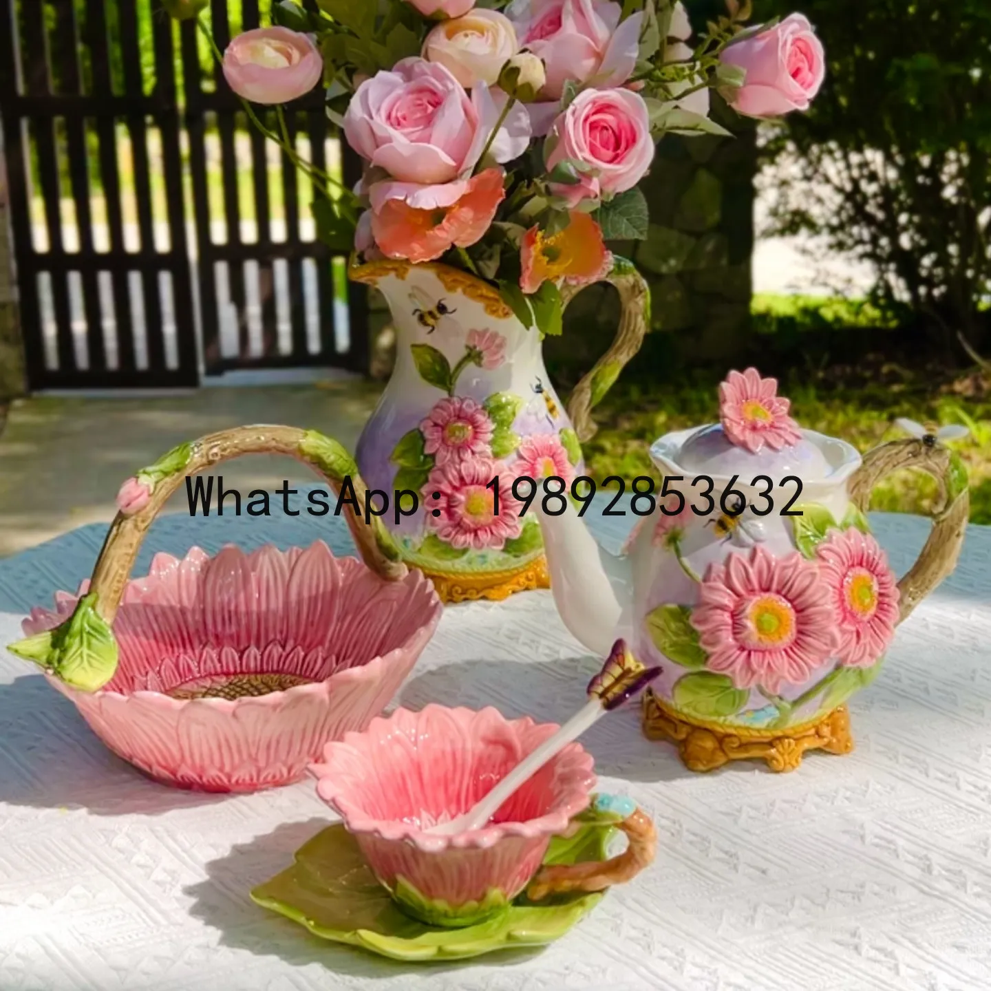 CJ Sunflower Ceramic Basket Packed Dried Fruit Snacks Afternoon Tea Ornament Creative Home Decorations Restaurant
CJ Sunflower Ceramic Basket Packed Dried Fruit Snacks Afternoon Tea Ornament Creative Home Decorations Restaurant