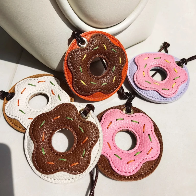 New PU Leather Doughnuts High Quality Pendants Pendants Pendants Ornaments Keychain Cute Cartoon Fashion Creative Luxury Desinge
New PU Leather Doughnuts High Quality Pendants Pendants Pendants Ornaments Keychain Cute Cartoon Fashion Creative Luxury Desinge
