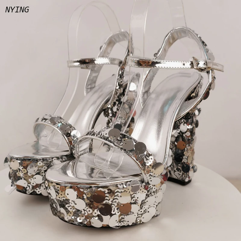 2026 Fashion Shiny Sequined Catwalk Sandals Women Round Toe Platform Chunky Heel Ankle Strap One Word Belt Sandals New Party San
2026 Fashion Shiny Sequined Catwalk Sandals Women Round Toe Platform Chunky Heel Ankle Strap One Word Belt Sandals New Party San