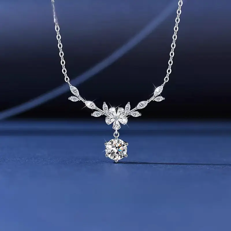 Luxury 925 Sterling Silver Necklace Pendant Leaves for Women Wedding Engagement Jewelry Fashion 5A Zircon Classics Gift Party
Luxury 925 Sterling Silver Necklace Pendant Leaves for Women Wedding Engagement Jewelry Fashion 5A Zircon Classics Gift Party