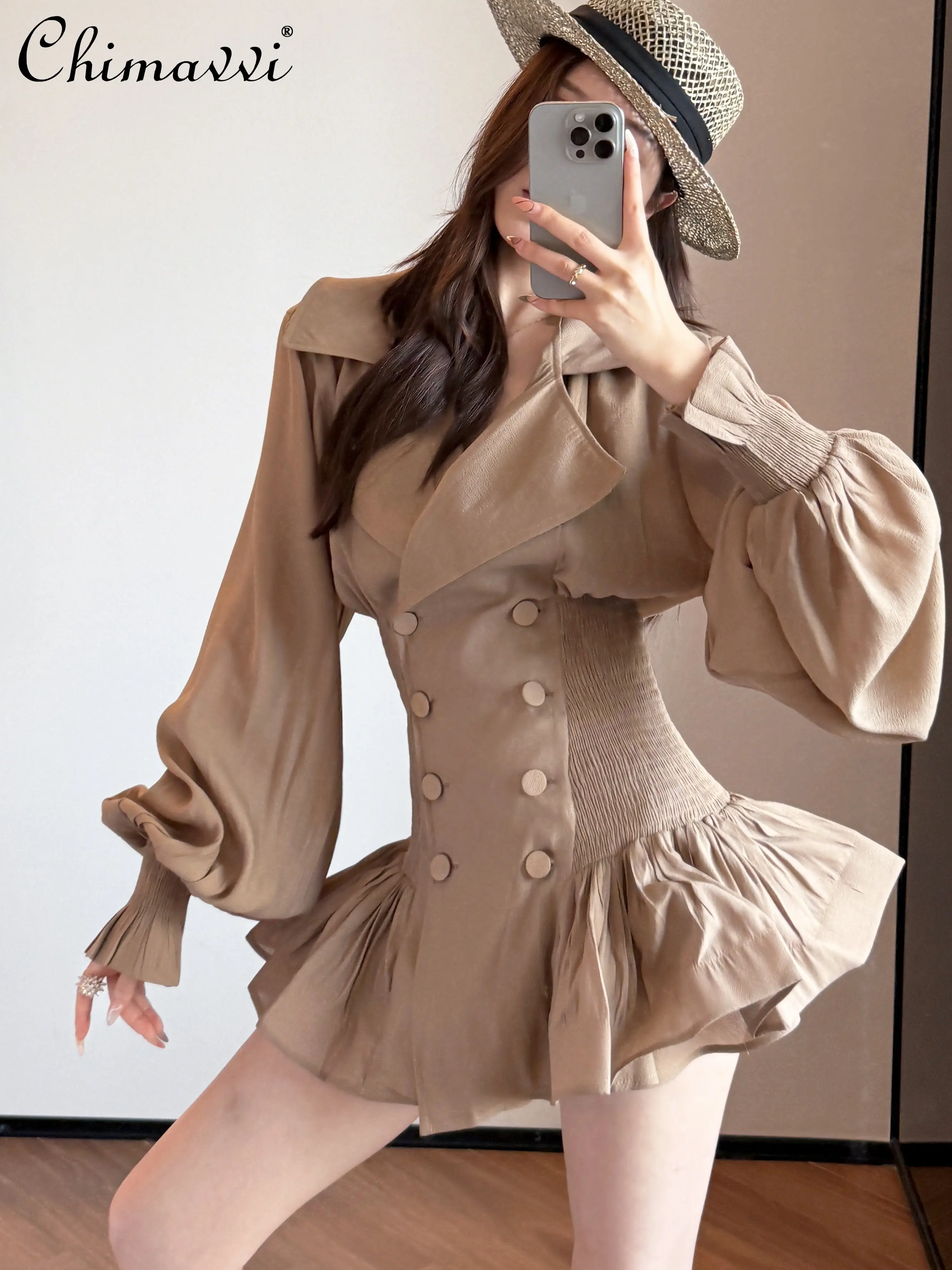French Elegant Temperament Retro Lapel V-neck Double-breasted High Waist Fluffy Ruffle Dress Add Shorts Two-piece Set for Women
French Elegant Temperament Retro Lapel V-neck Double-breasted High Waist Fluffy Ruffle Dress Add Shorts Two-piece Set for Women