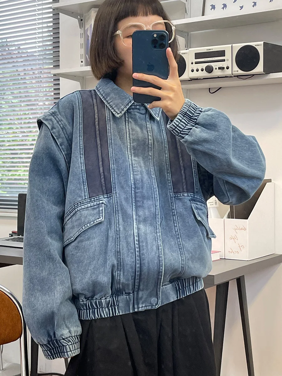 Fake two piece patchwork washed denim jackets for women in autumn 2023, new American retro short coats trend
Fake two piece patchwork washed denim jackets for women in autumn 2023, new American retro short coats trend