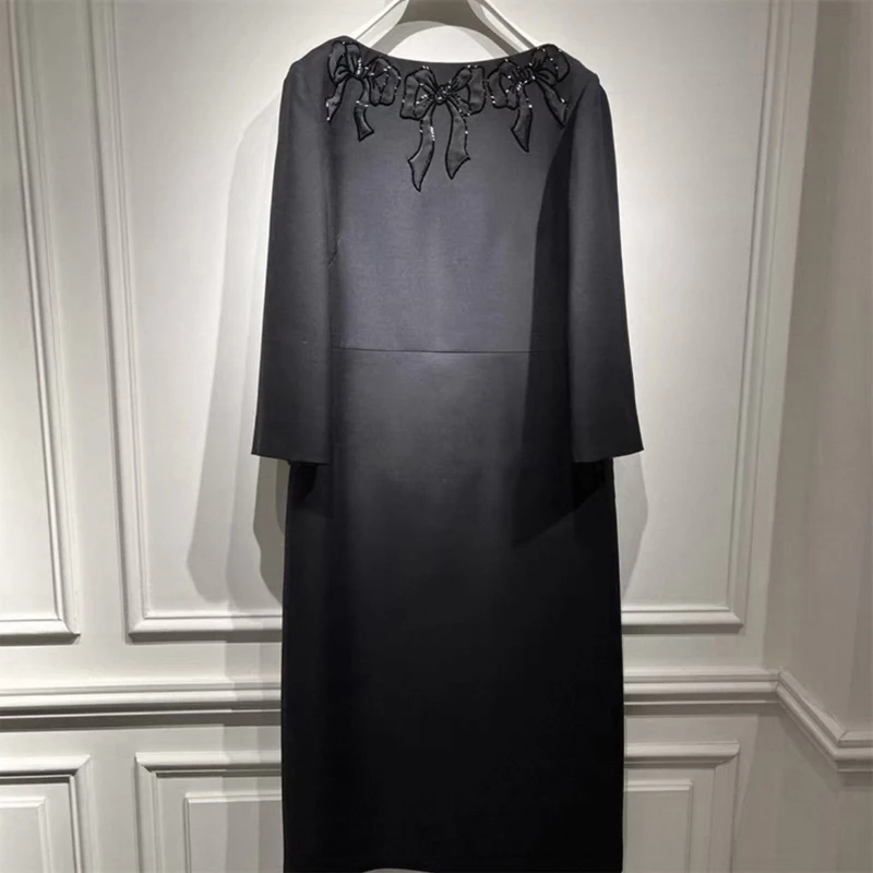 High Quality 2025 Autumn Winter Silk Wool Dress Elegant Ladies Fashion Slash Neck Bow Embroidery Black Long Dres
High Quality 2025 Autumn Winter Silk Wool Dress Elegant Ladies Fashion Slash Neck Bow Embroidery Black Long Dres