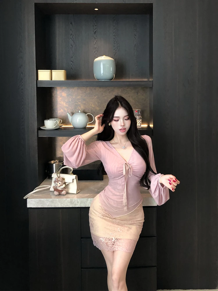 Pure Desire Style Belted V-Neck Long Sleeve Chiffon Top Lace Wrap Short Skirt Women's Fashion Set Summer 2026 Trendy Outfit
Pure Desire Style Belted V-Neck Long Sleeve Chiffon Top Lace Wrap Short Skirt Women's Fashion Set Summer 2026 Trendy Outfit