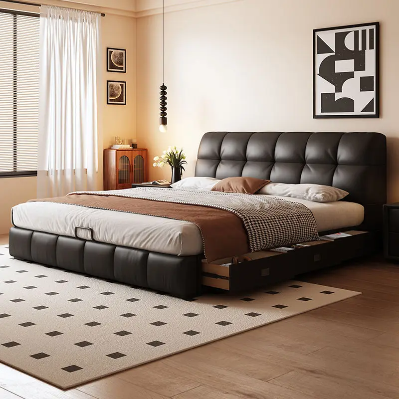 Puff Cream Wind 1.8 Черная кожаная кровать в стиле ретро Современная простая двуспальная кровать для главной спальни Кожаная свадебная кровать для хранения искусства
Puff Cream Wind 1.8 Черная кожаная кровать в стиле ретро Современная простая двуспальная кровать для главной спальни Кожаная свадебная кровать для хранения искусства