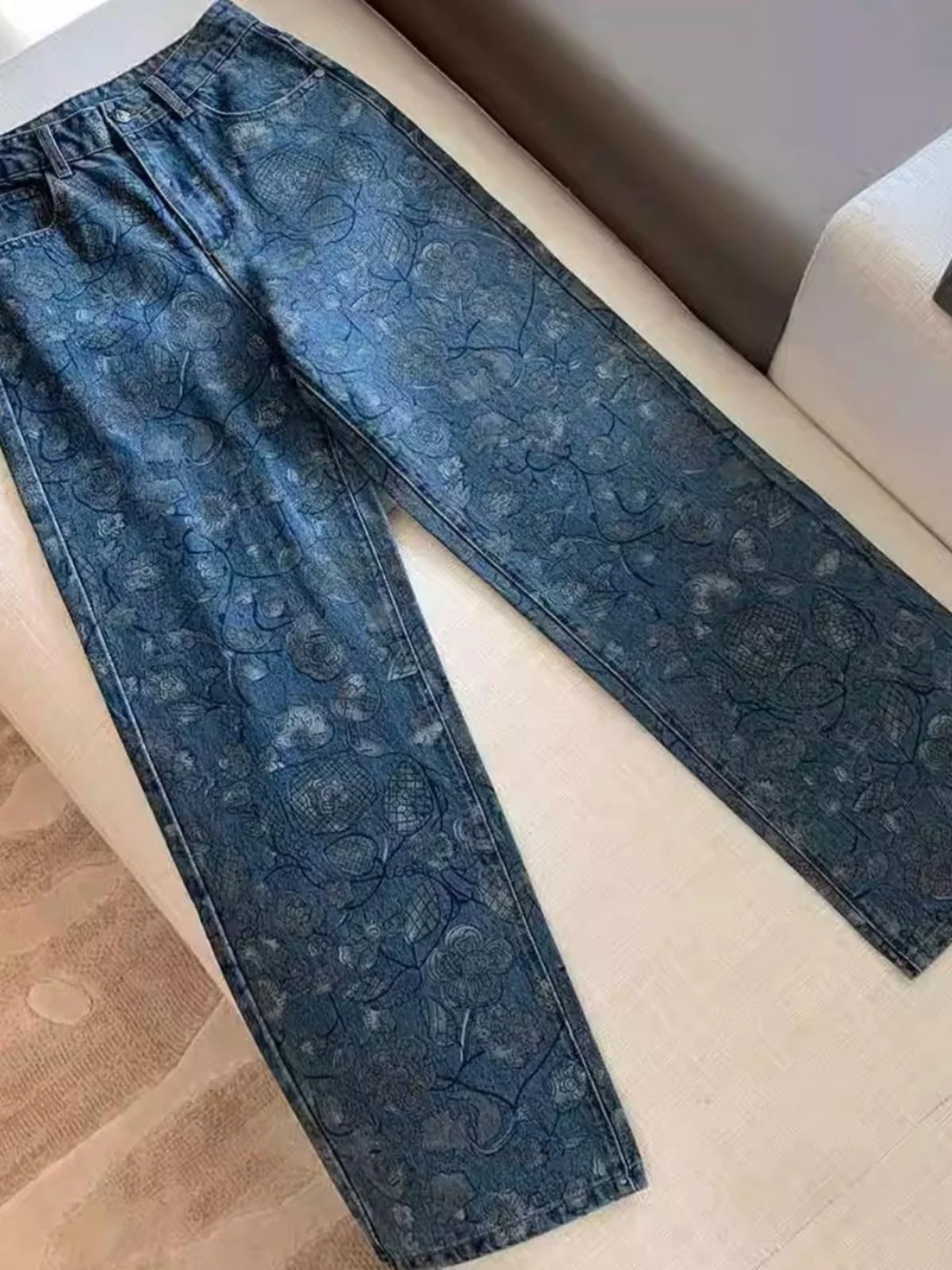 Retro Blue Floral Print High Waist Loose Straight Leg Casual Long Pants Women's Spring Autumn New Sle Faionable Versatile... 
Retro Blue Floral Print High Waist Loose Straight Leg Casual Long Pants Women's Spring Autumn New Sle Faionable Versatile...