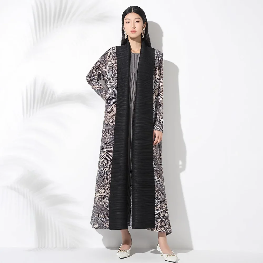 Miyake Pleated Vintage Printed Turndown Collar Long Coats Women 2025 New Original Designer Dubai Abaya Fashion Elegant Dress
Miyake Pleated Vintage Printed Turndown Collar Long Coats Women 2025 New Original Designer Dubai Abaya Fashion Elegant Dress